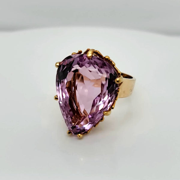 Vintage 14Kt Yellow Gold Pear Shaped Kunzite Ring
