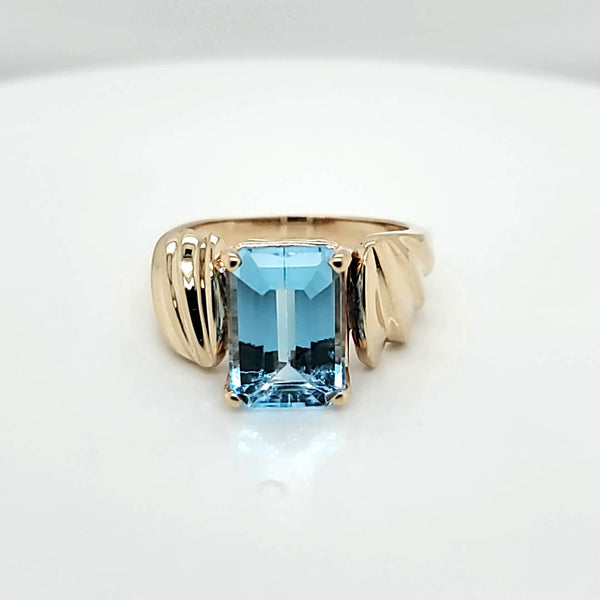 14kt Yellow Gold Swiss Blue Topaz Ring