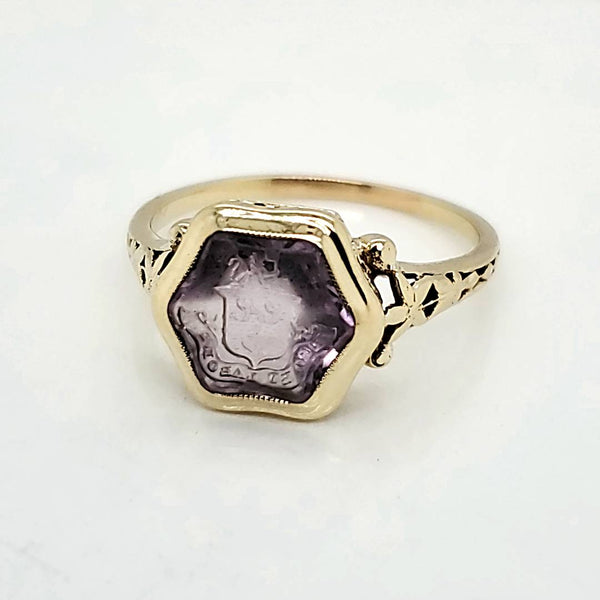 Antique Art Deco 14kt Yellow Gold Carved Crest Amethyst Ring