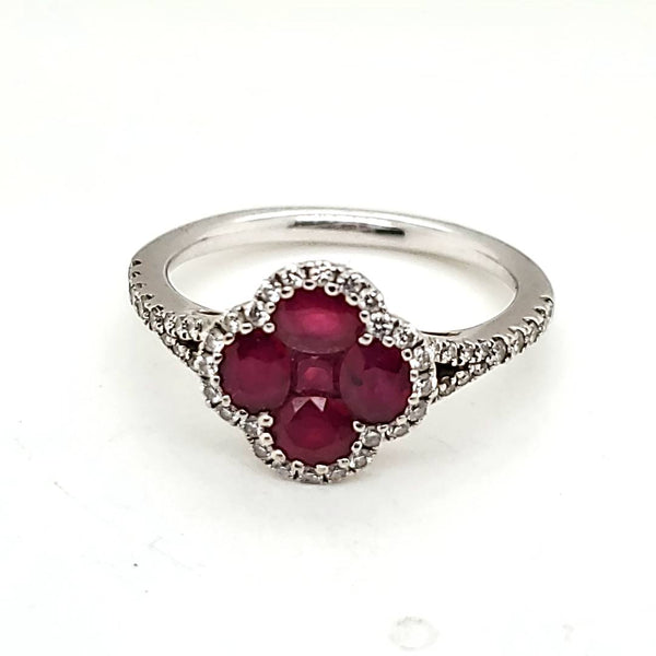 18Kt White Gold Ruby And Diamond Clover Style Fashion Ring.