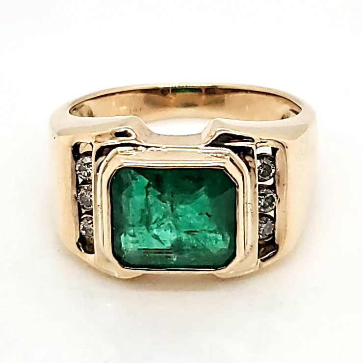 14Kt Yellow Gold Emerald And Diamond Ring