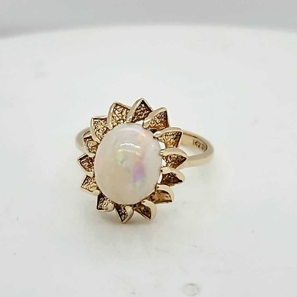 Vintage Mid-century 14kt Yellow Gold Opal Ring