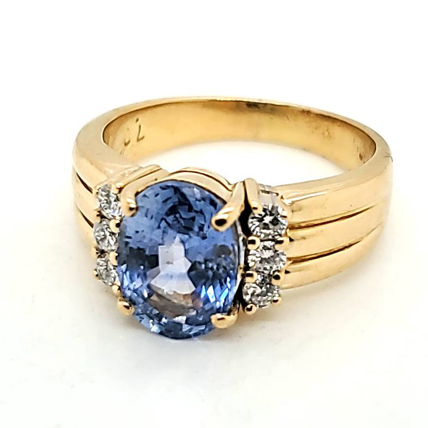 18Kt Yellow Gold Sapphire And Diamond Ring