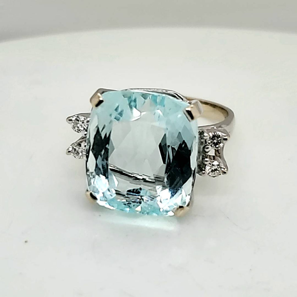 14kt White Gold Aquamarine and Diamond Ring