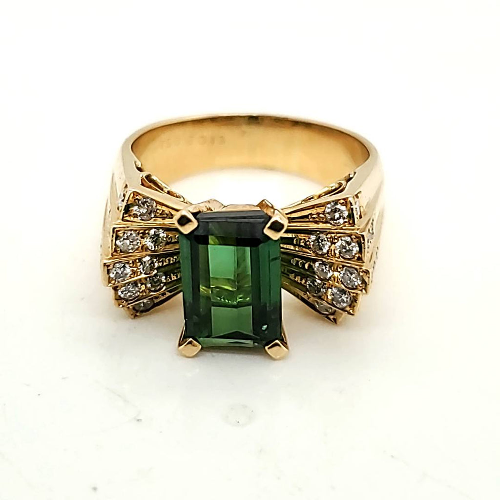 Vintage 18kt Yellow Gold Green Tourmaline And Diamond Ring