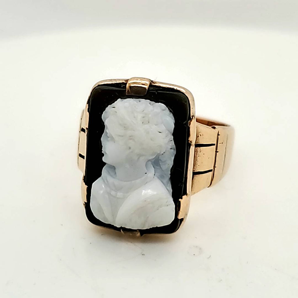 Antique Victorian 10Kt Yellow Gold Carved Hard Stone Cameo Ring