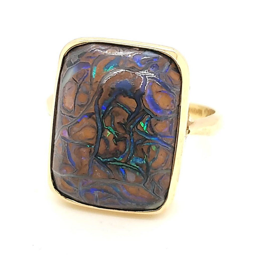 Vintage 18Kt Yellow Gold and Opal Ring