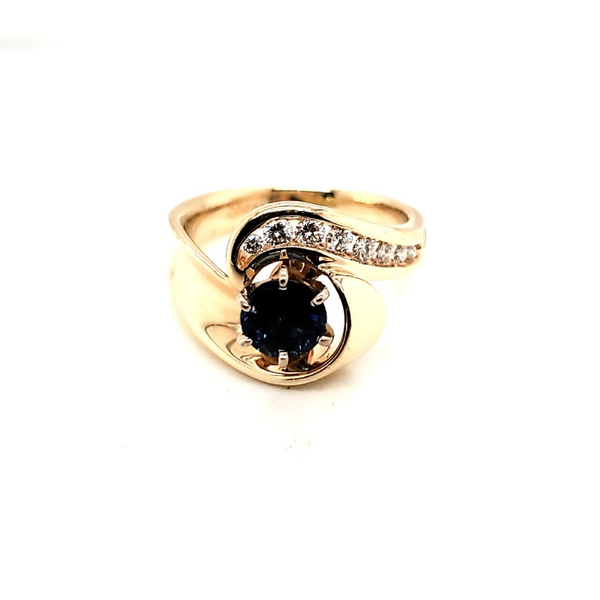 14Kt Yellow Gold Sapphire And Diamond Ring