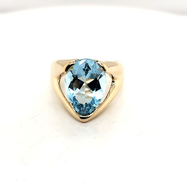 14kt Yellow Gold Swiss Blue Topaz Ring