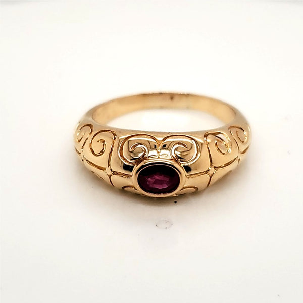 18kt Yellow Gold Ruby Ring