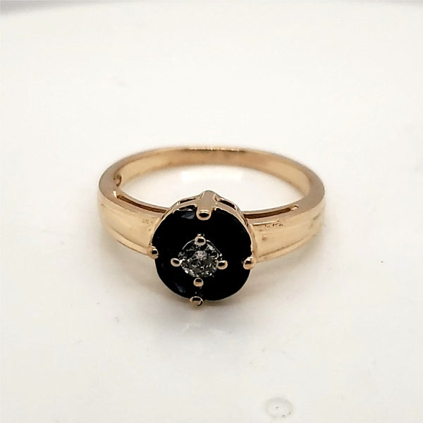 14Kt Yellow Gold Sapphire And Diamond Ring