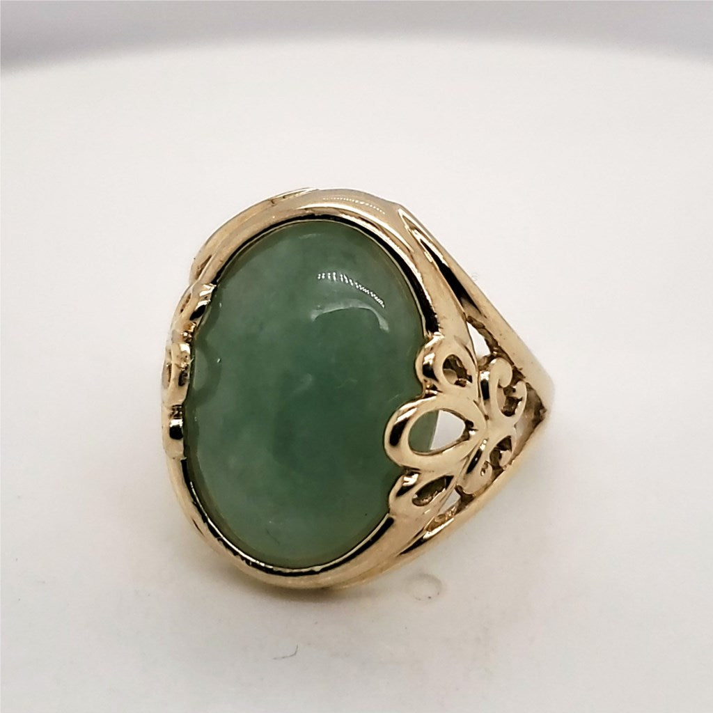 Vintage 14kt Yellow Gold Jade Ring