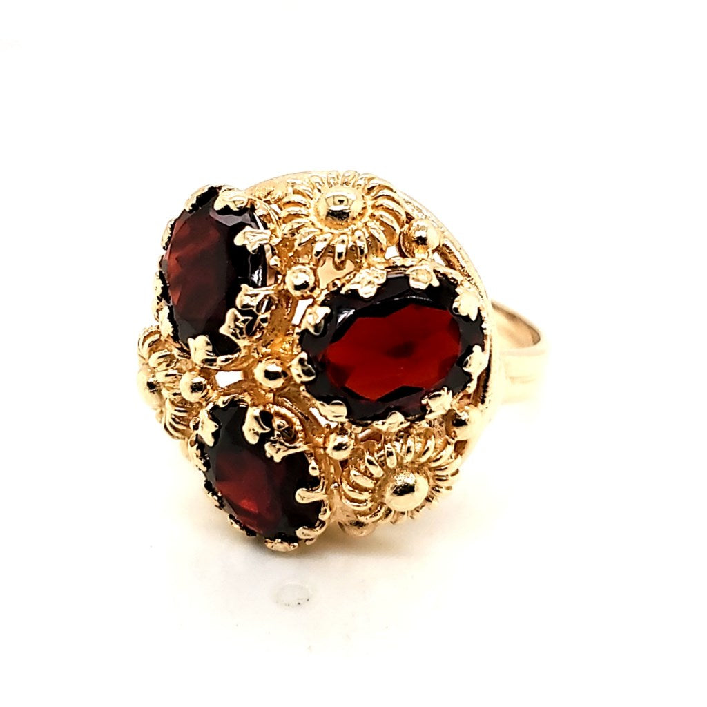 Vintage 14kt Yellow Gold and Garnet Ring