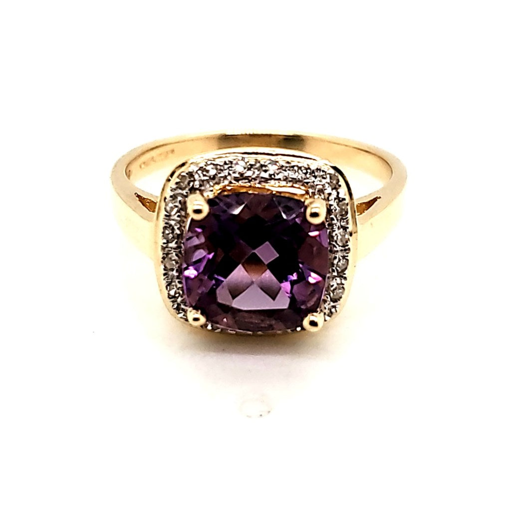 14kt Yellow Gold Amethyst and Diamond Ring