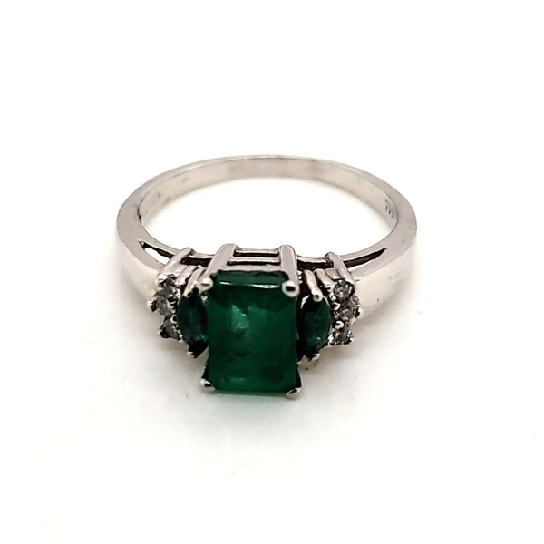 14Kt White Gold Emerald And Diamond Ring