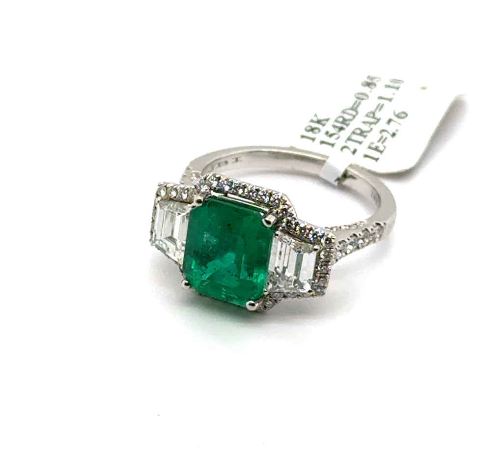 18kt white gold 4.71Ctw Emerald And Diamond Gemstone Ring