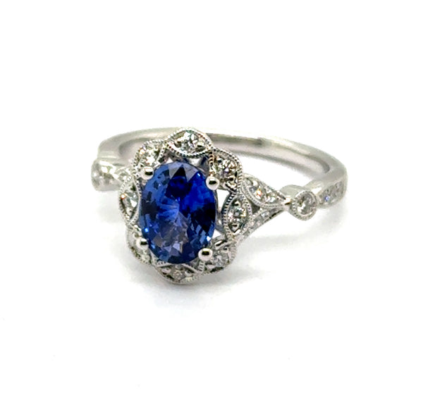 18kt White Gold 1.55Ctw Oval Sapphire And Diamond Ring