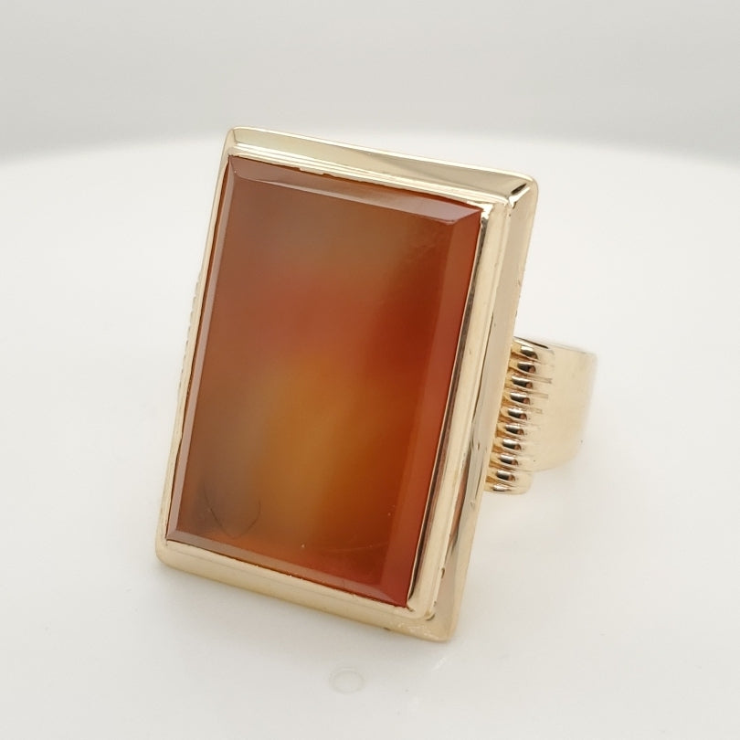 Vintage 14kt Yellow Gold Agate Ring