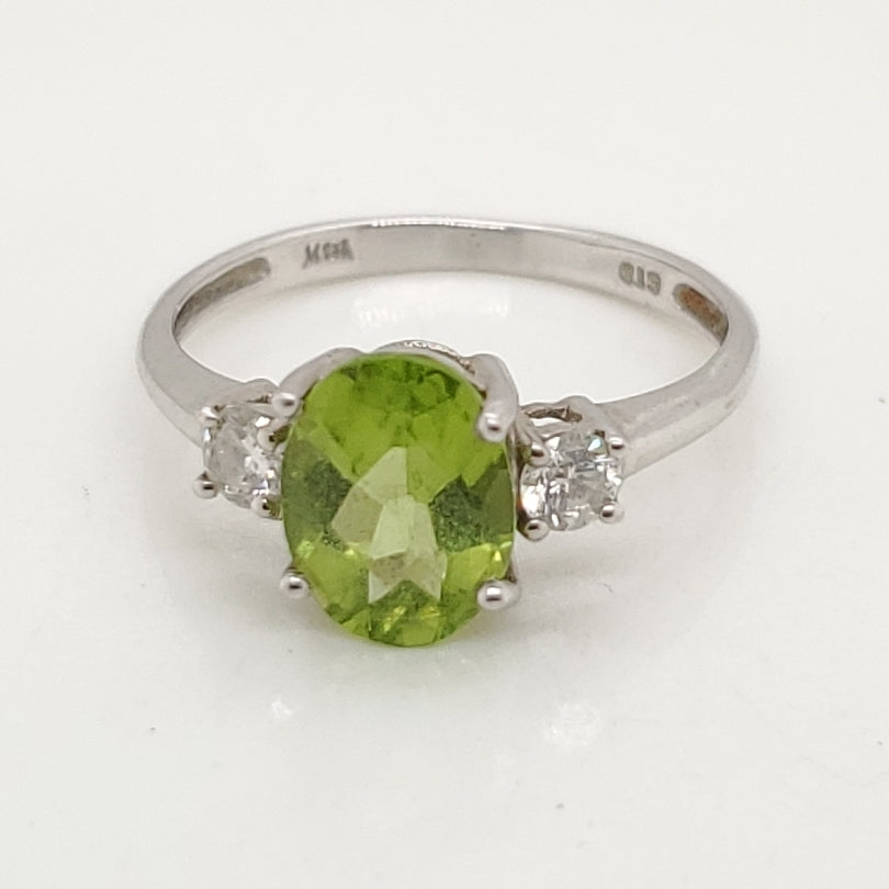 14Kt White Gold  Oval Peridot And Diamond Ring