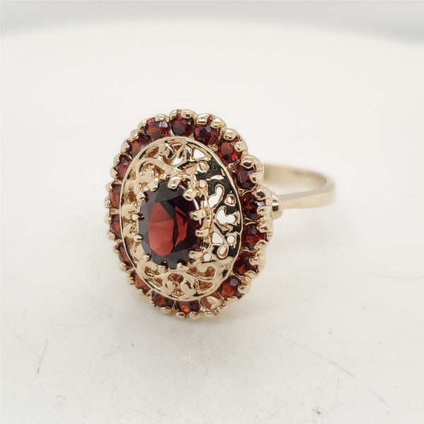 10kt Yellow Gold Oval Shaped Garnet Ring