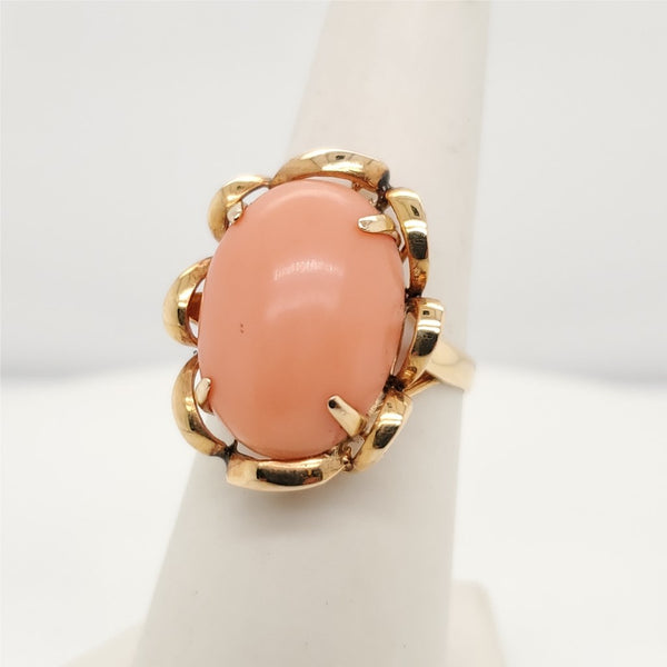 Vintage 14Kt Gold And Oval Coral Ring
