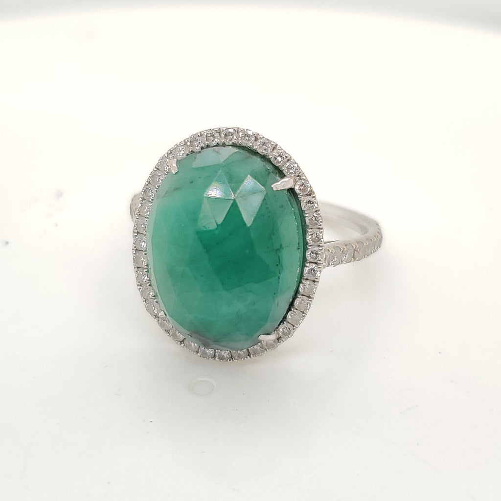 18Kt White Gold Oval Emerald And Diamond Ring