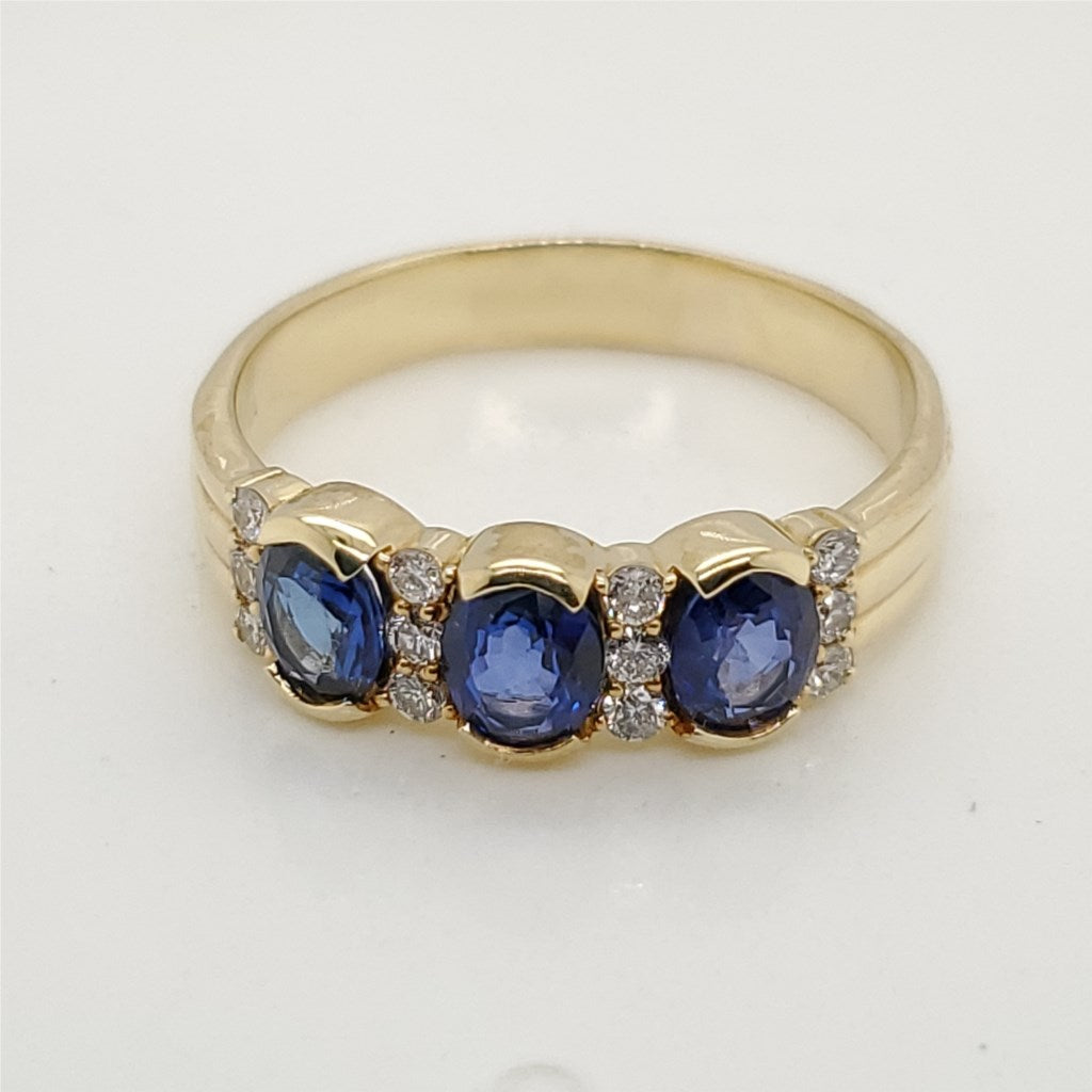 18kt Yellow Gold Oval Sapphire and Diamond Ring
