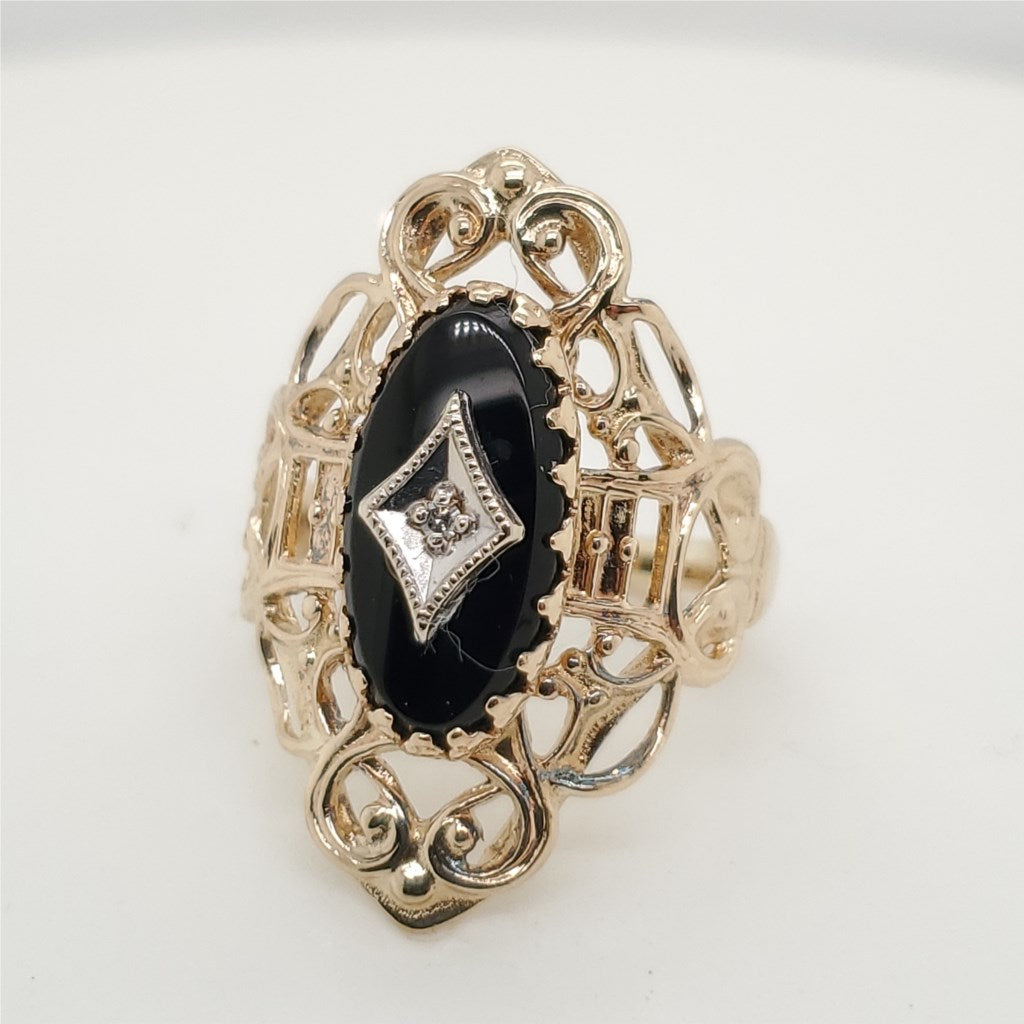 Vintage 14kt Yellow Gold Onyx and Diamond Ring