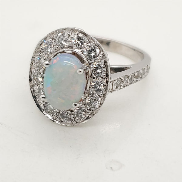 Vintage 1.00 Carat Opal and Diamond Ring in 14kt White gold