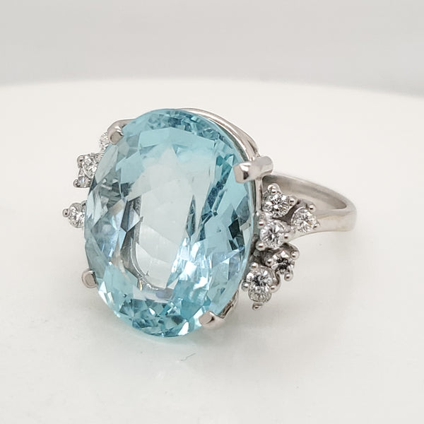 Vintage 14kt White Gold Aquamarine and Diamond Ring
