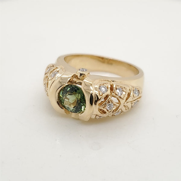 14Kt Yellow Gold Peridot And Diamond Ring