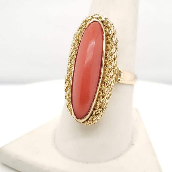 Vintage 18kt Yellow Gold Coral Ring