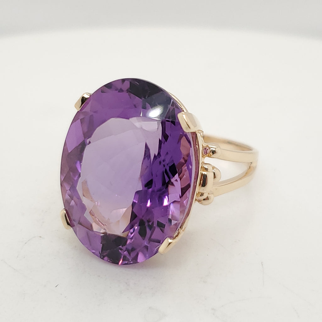 14kt Yellow Gold Amethyst Ring