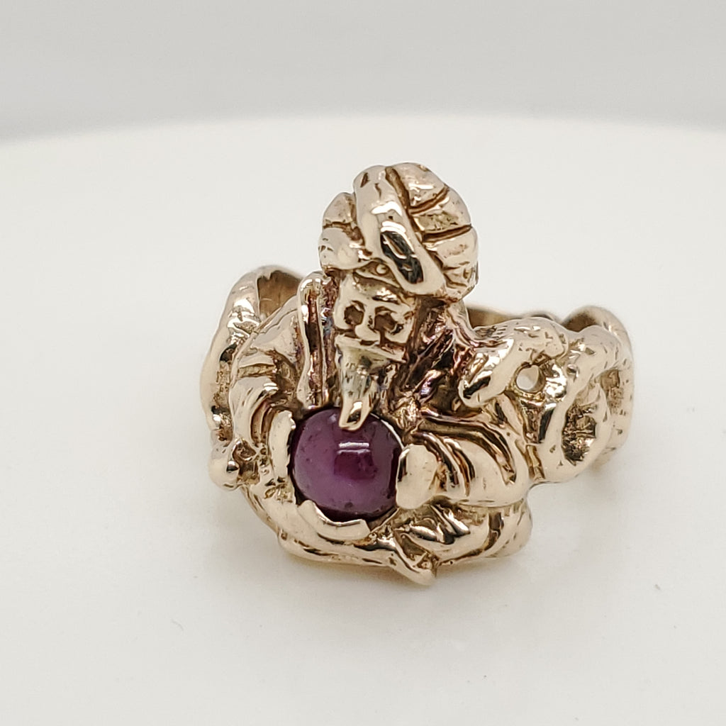 Vintage 14kt Yellow Gold Star Ruby Genie Ring