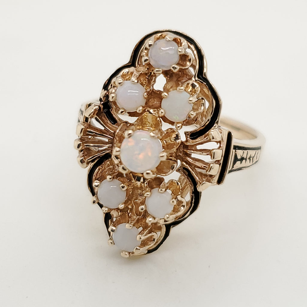 Vintage 10kt Yellow Gold Opal Ring