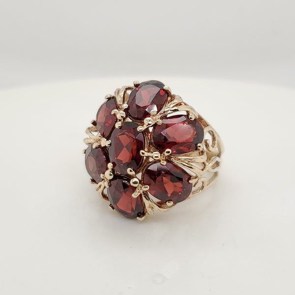 Vintage 10kt Yellow Gold and Garnet Ring
