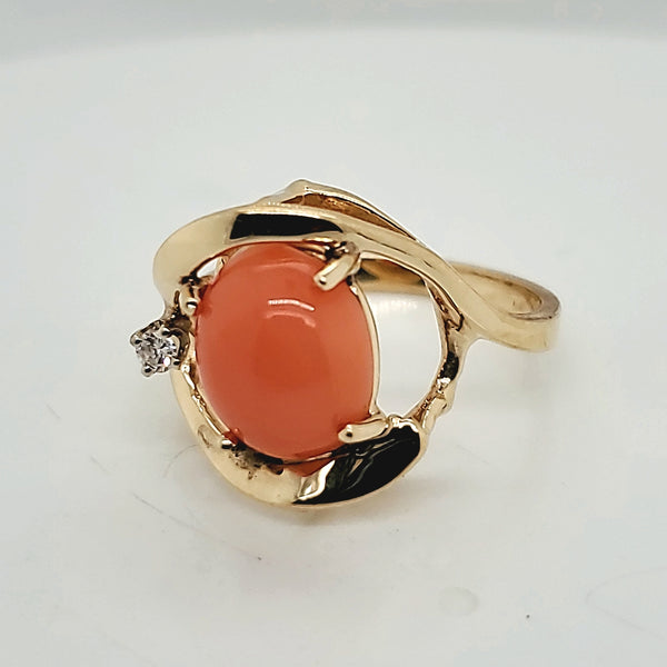 Vintage 14kt Yellow Gold Coral and Diamond Ring