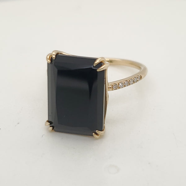 Effy 14kt Yellow Gold Onyx and Diamond Ring