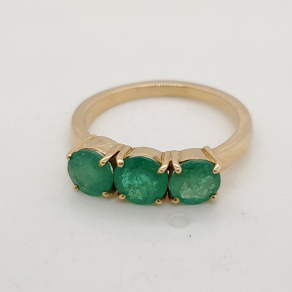 18kt Yellow Gold Emerald Ring