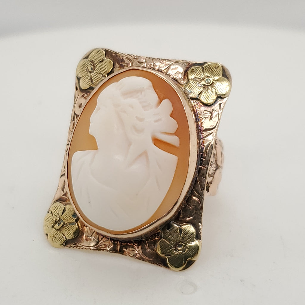 Antique Victorian 10Kt Rose and Green Gold Carved Shell Cameo Ring