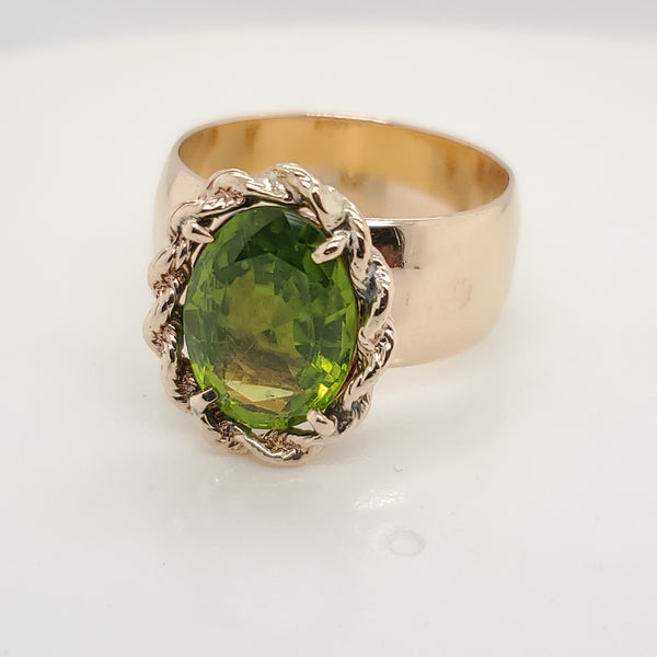 14Kt Yellow Gold  Oval Perido Ring