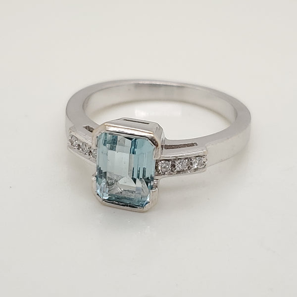 18kt White Gold Aquamarine and Diamond Ring