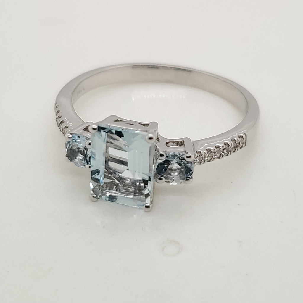 14kt White Gold Aquamarine and Diamond Ring