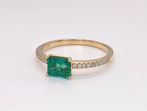 14K Yellow Gold Very Fine Emerald and Diamond Ring
