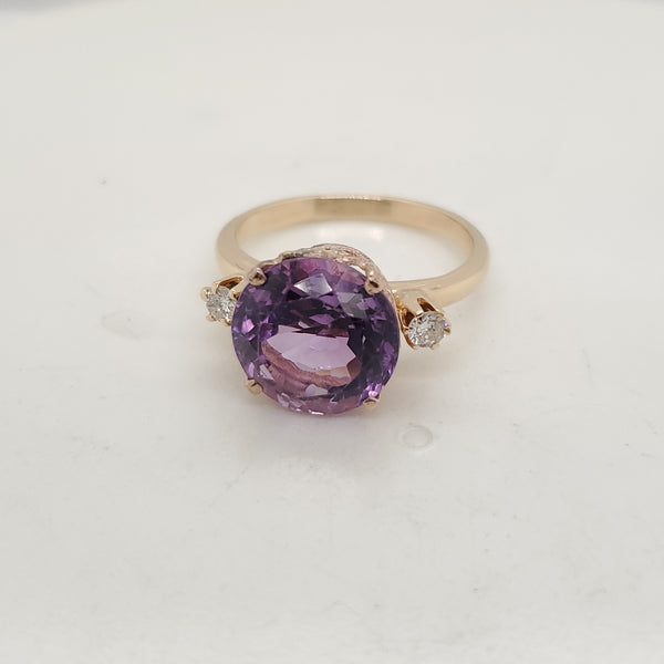 Vintage 14kt Yellow Gold Amethyst and Diamond ring