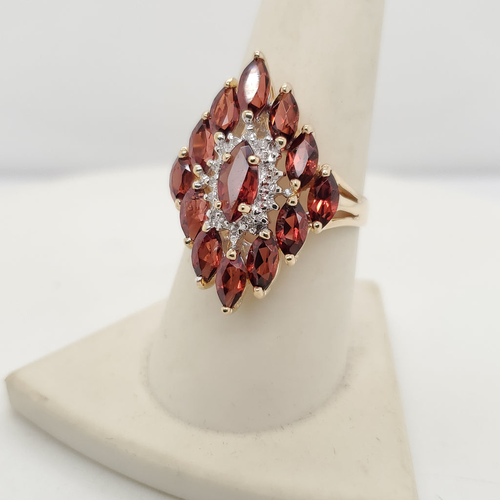 14kt Yellow Gold and Garnet Ring