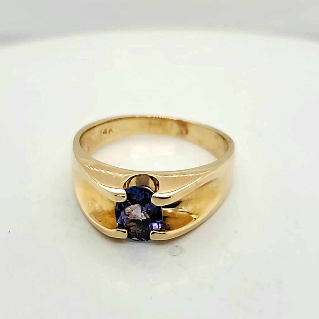 14Kt Yellow Gold And Oval Tanzanite Men Ring