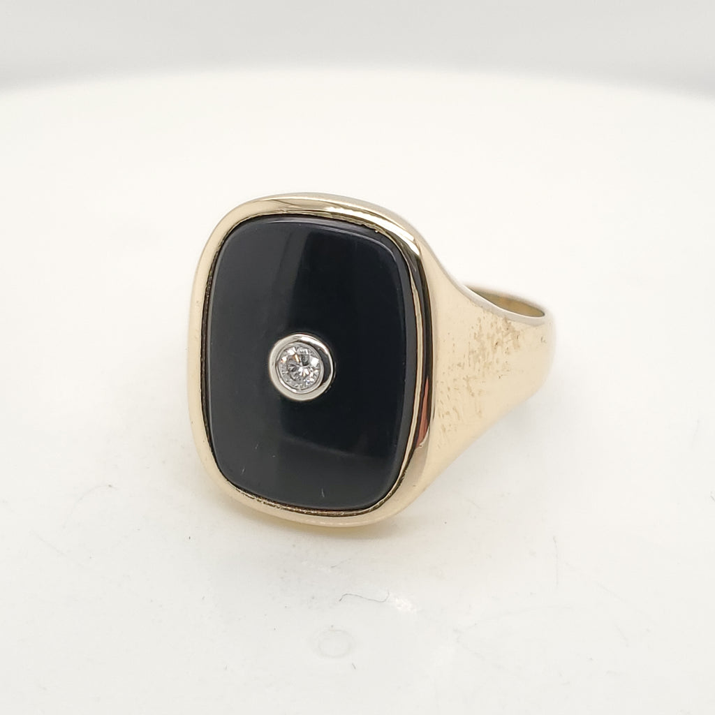 Vintage Mens 14Kt Yellow Gold Onyx and Diamond  Ring