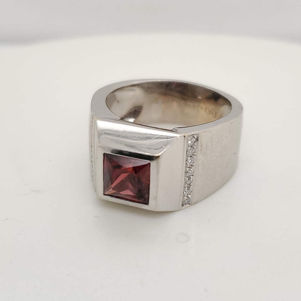 18kt White Gold Garnet and Diamond Ring