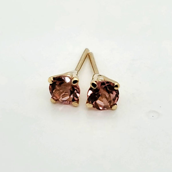 18kt Yellow Gold Pink Tourmaline Stud Earrings